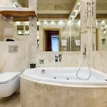 Aparthotel Krowoderska 3*