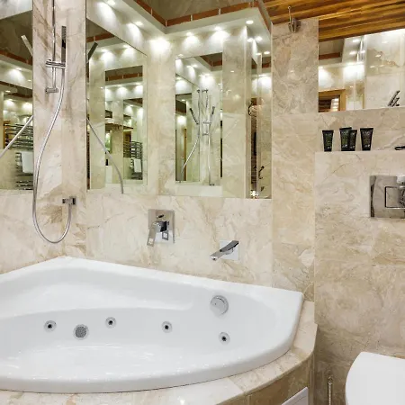 克罗伍德斯卡公寓 4*