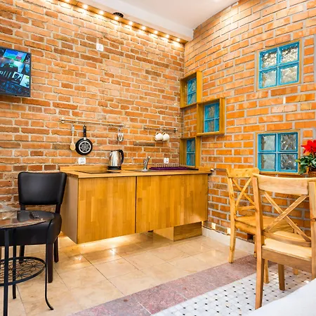 克罗伍德斯卡公寓 4*